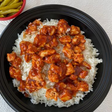 Pilav Üstü Acı Soslu Tavuk