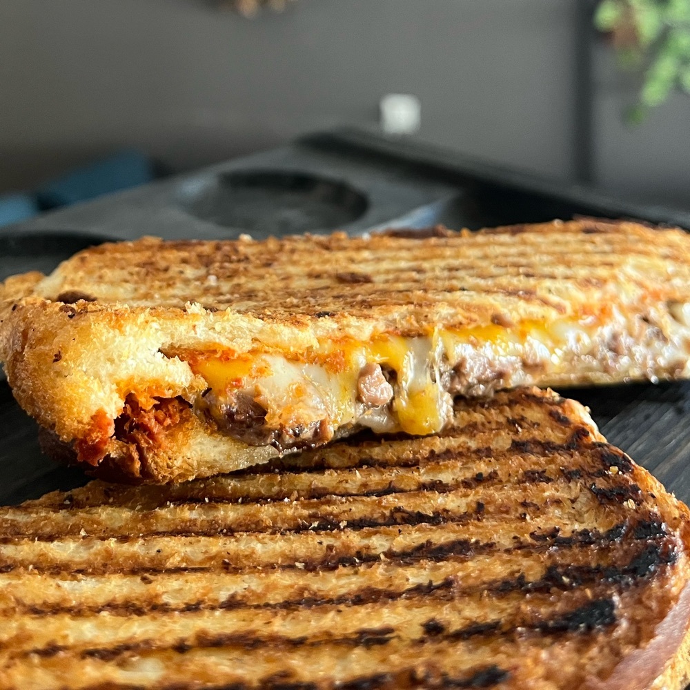 Kavurmalı Kaşarlı Ayvalık Tost(70gr kavurma)