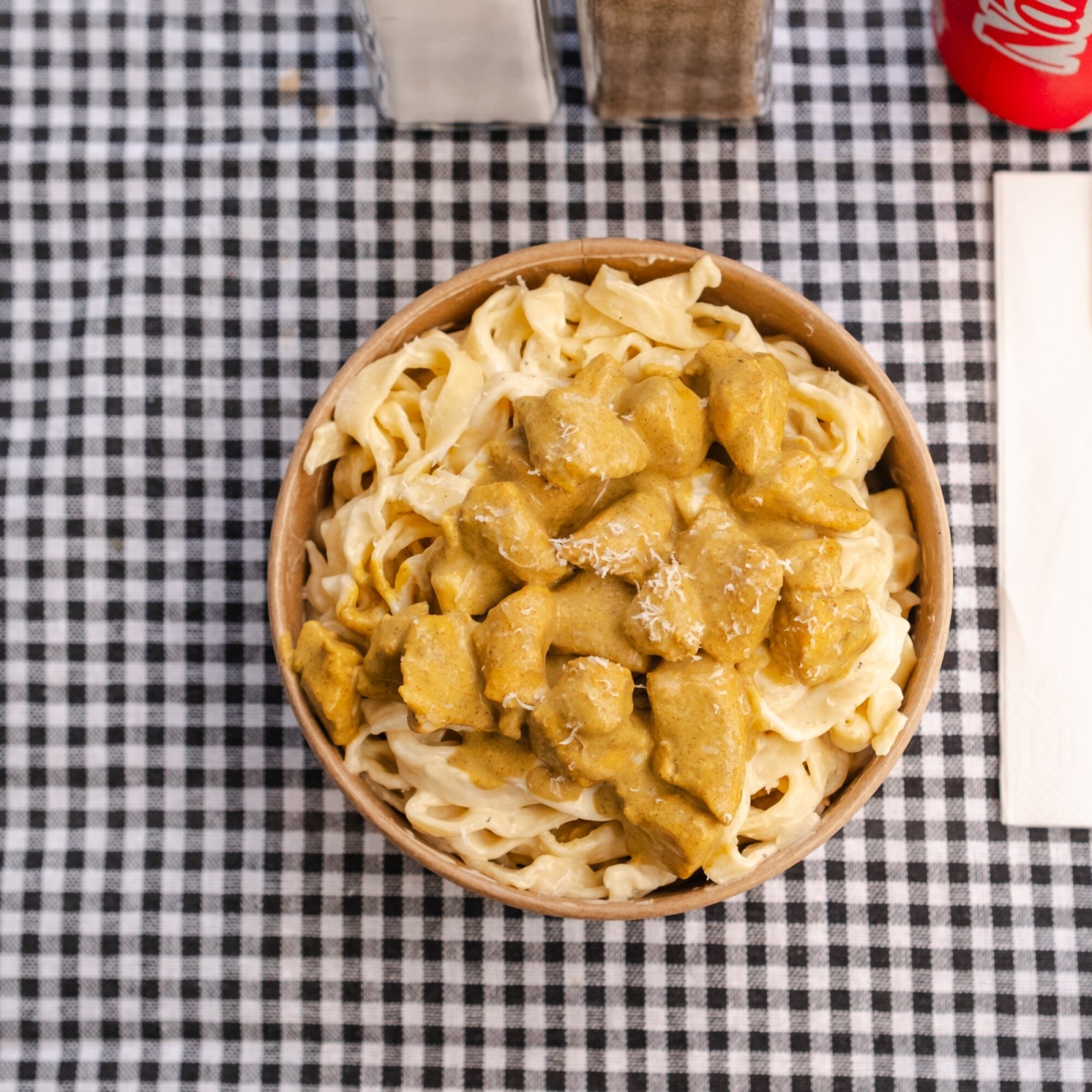Köri Soslu Tavuklu Fettucıne +Coca Cola 330 ml