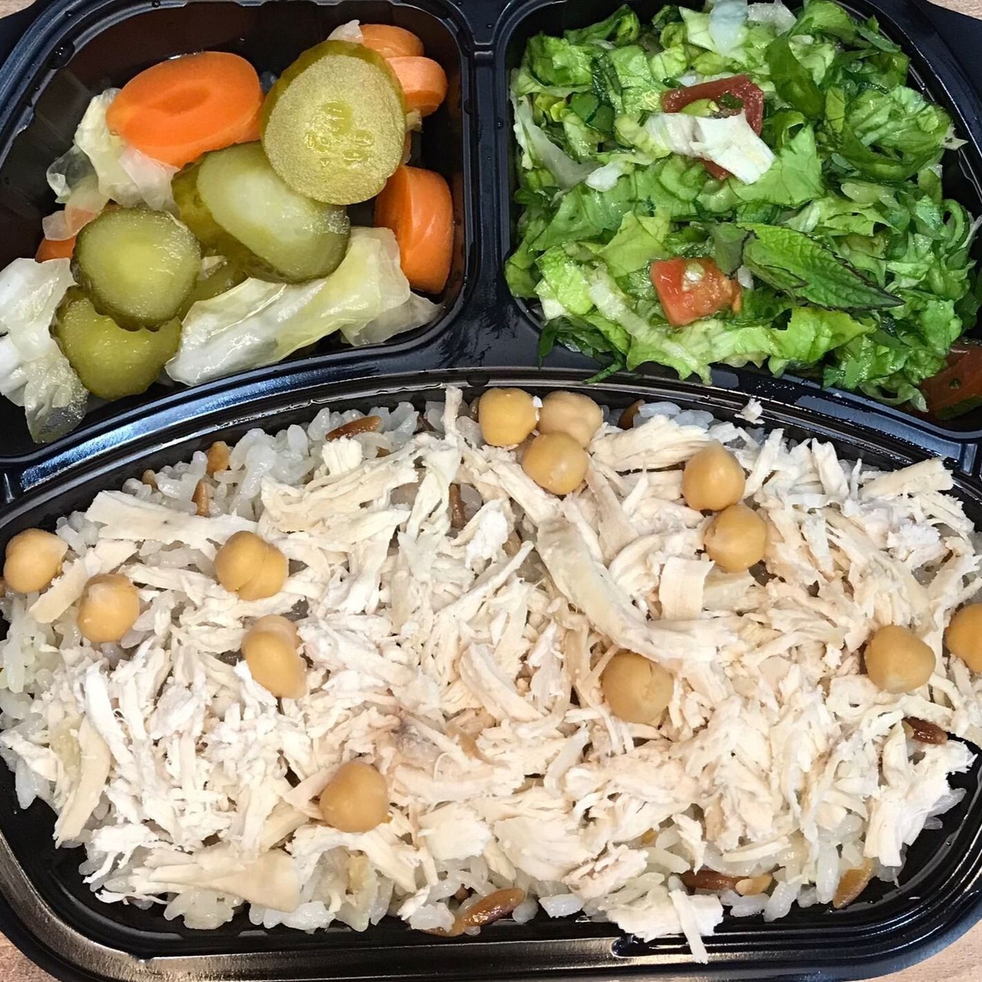 Tavuklu Nohutlu Pilav +Ayran + Tatlı