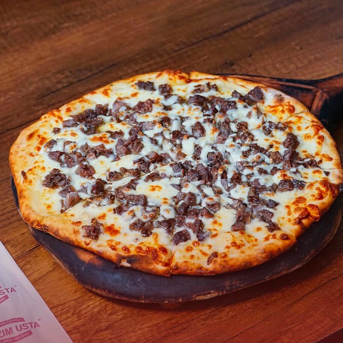 Kavurmalı Pizza (Orta)