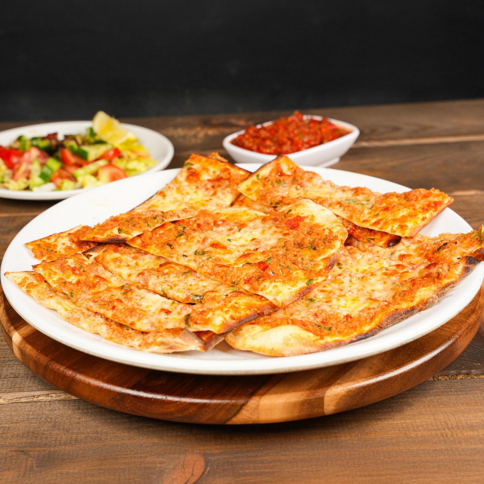 Kıymalı Kaşarlı Pide