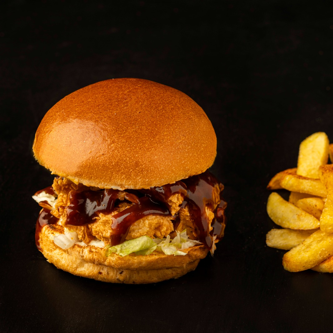 BBQ CHICKEN BURGER MENÜ