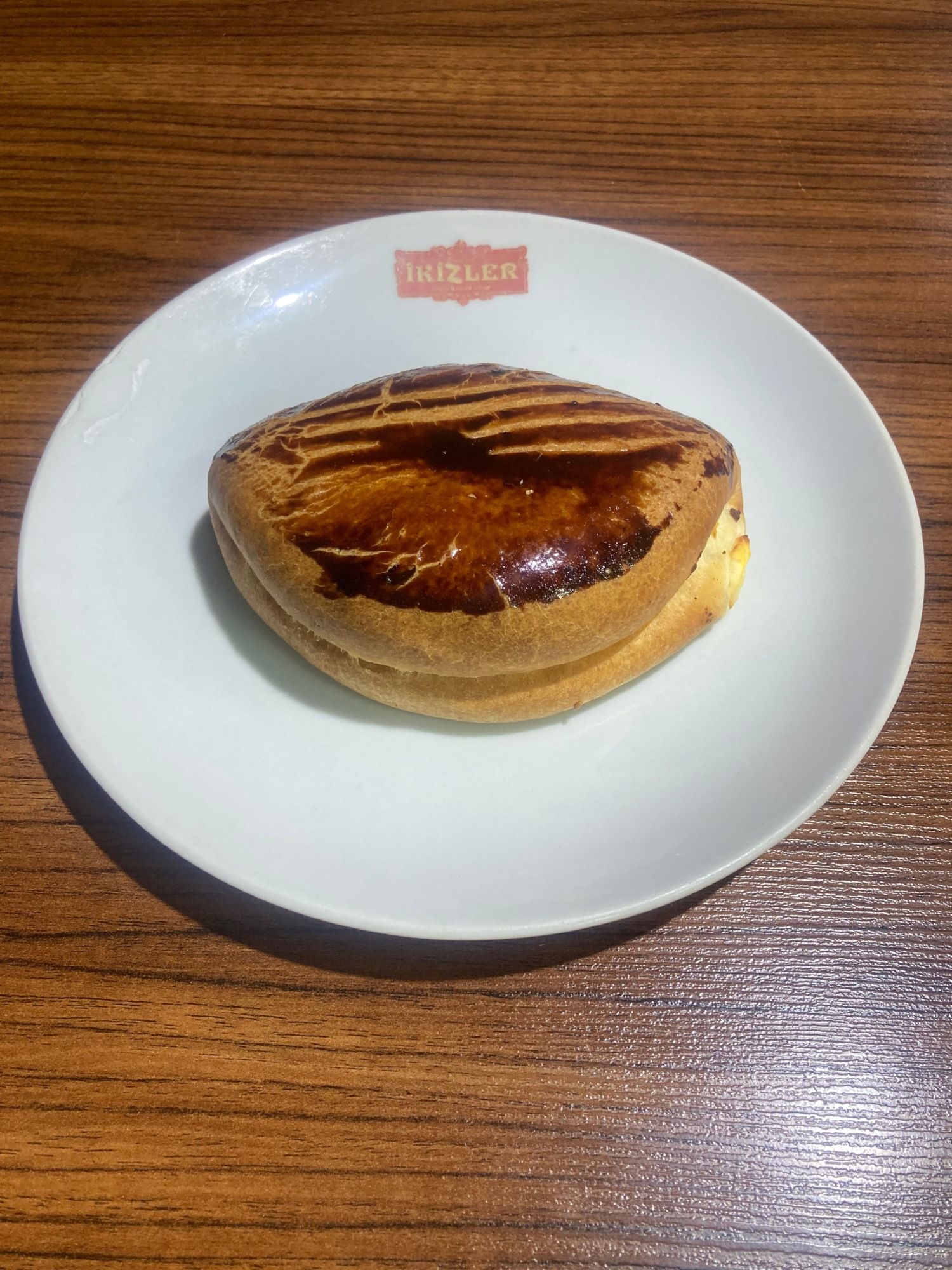 Peynirli Karaköy poğaçası