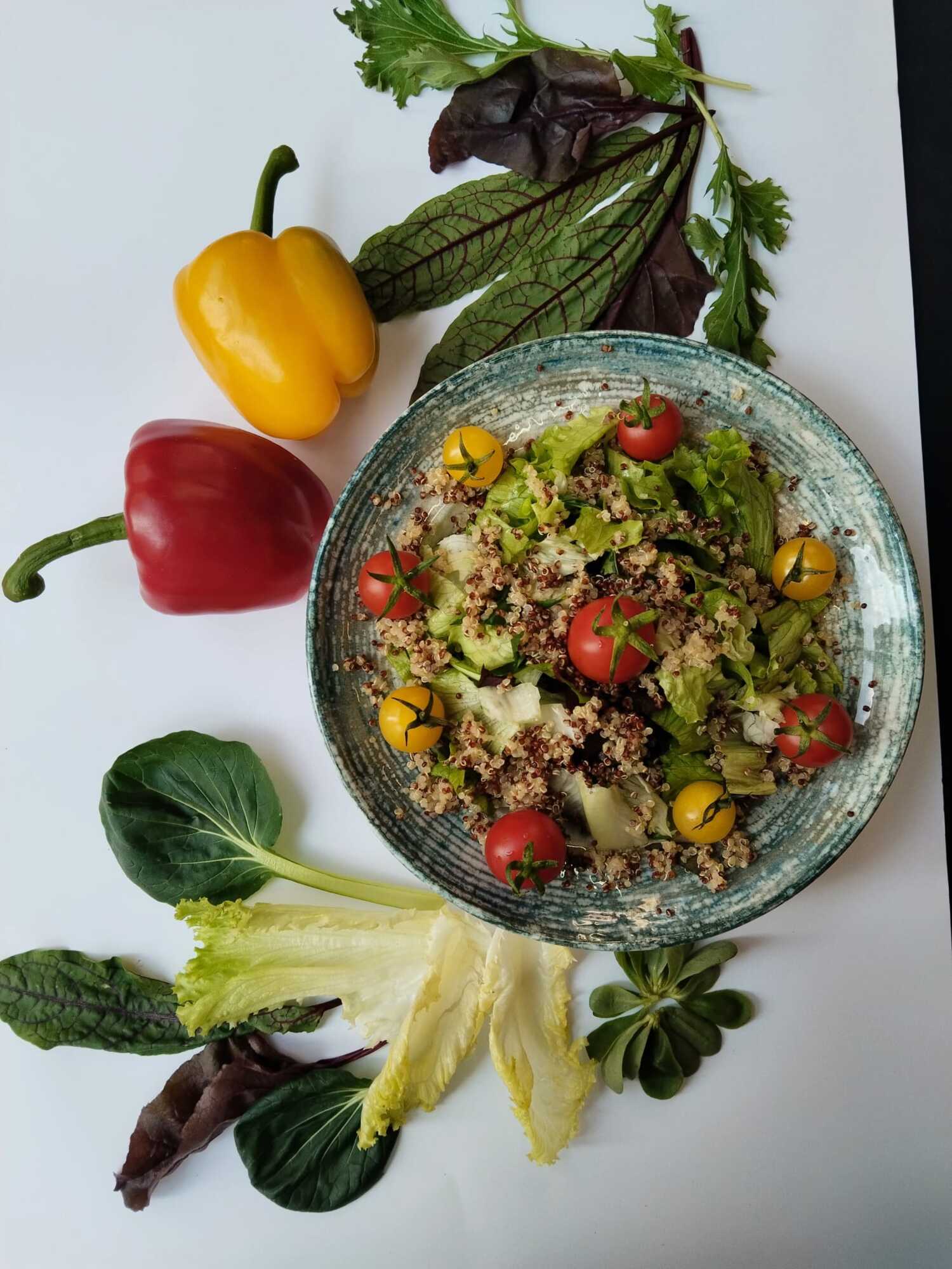 Kinoa Salatası (80 kalori)