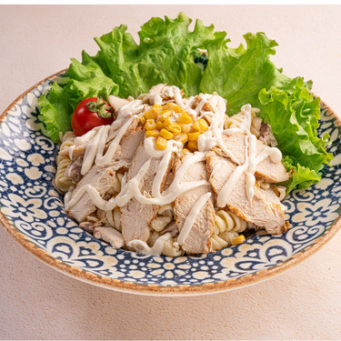 Tavuklu Makarna Salatası