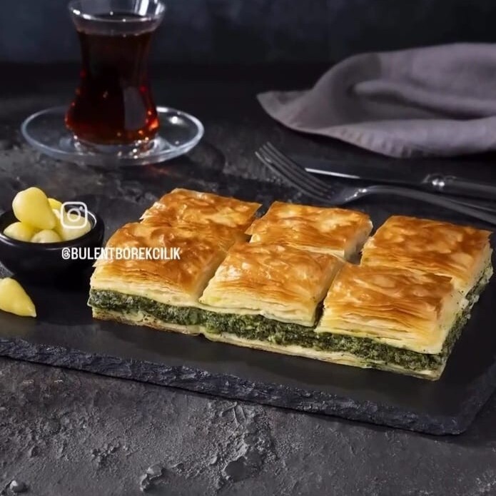 Bülent Börek Ispanaklı (1.5 Porsiyon 375 Gram)