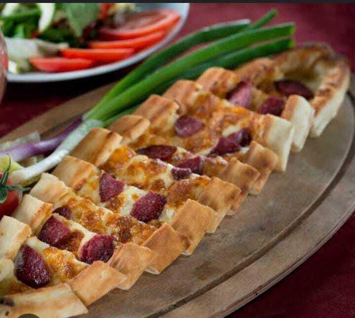 Sucuklu Pide