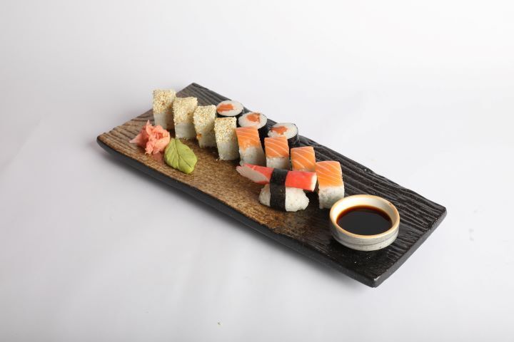 Sushi Set Menü (12 Pcs.)