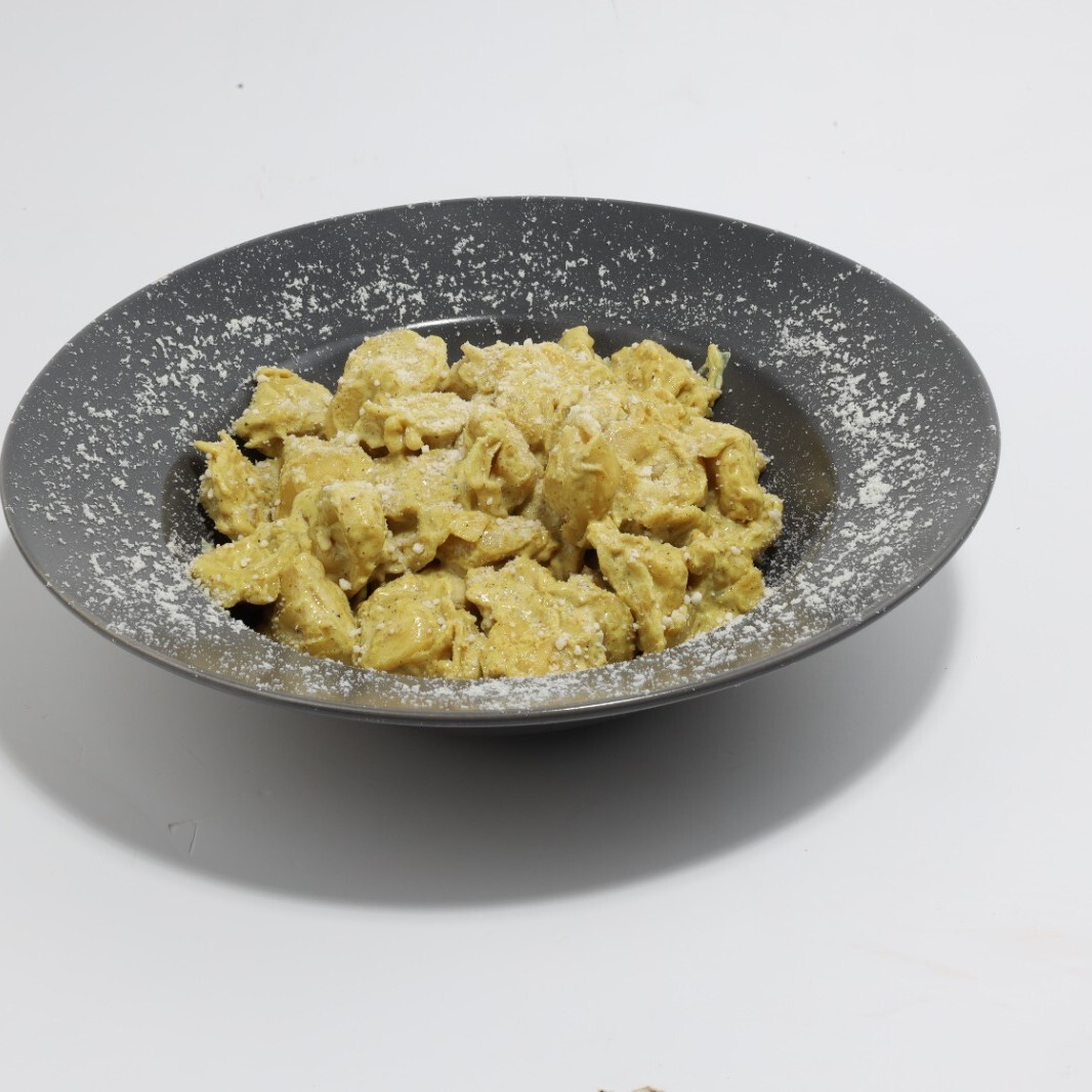 Köri Soslu Tortellini