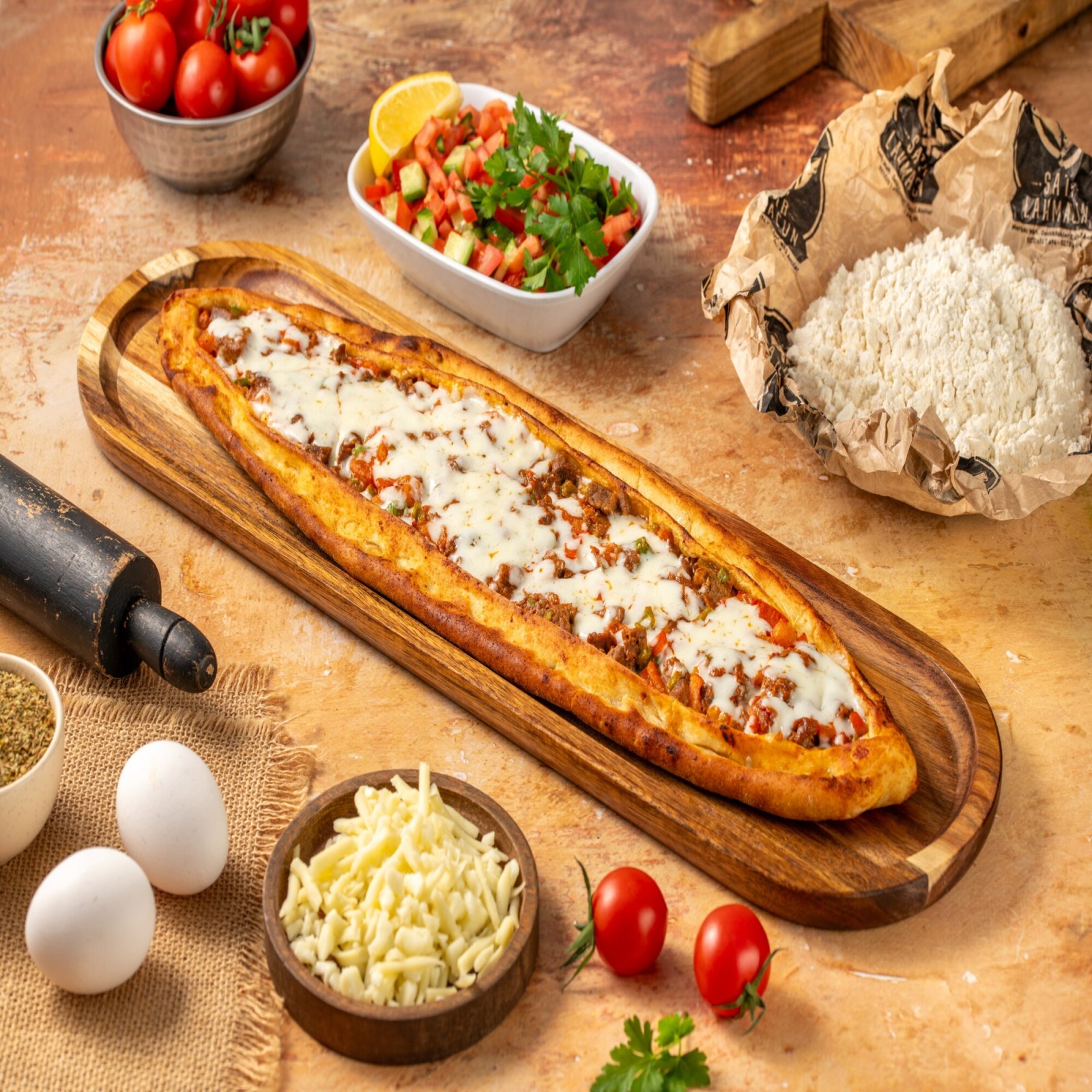 Kuşbaşılı Kaşarlı Pide