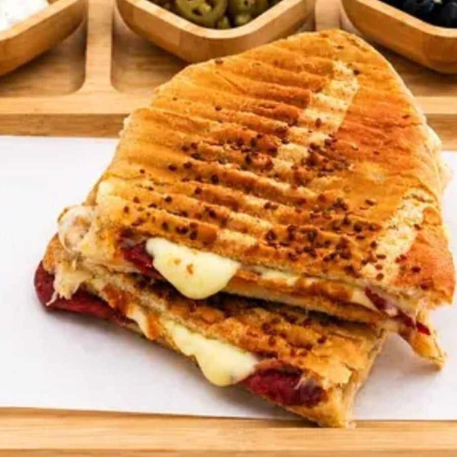 Tam Ekmek arasi karişik tost