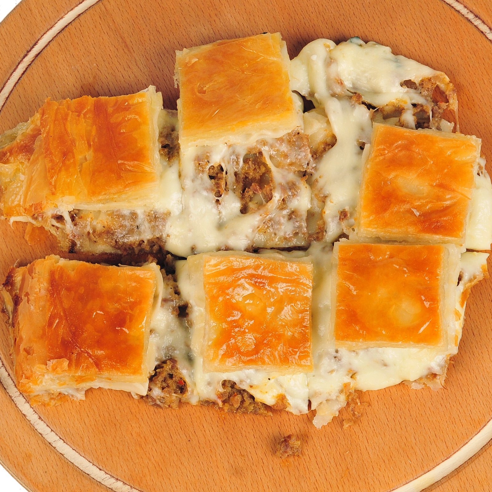 Kavurmalı Peynirli Börek 1,5 Porsiyon