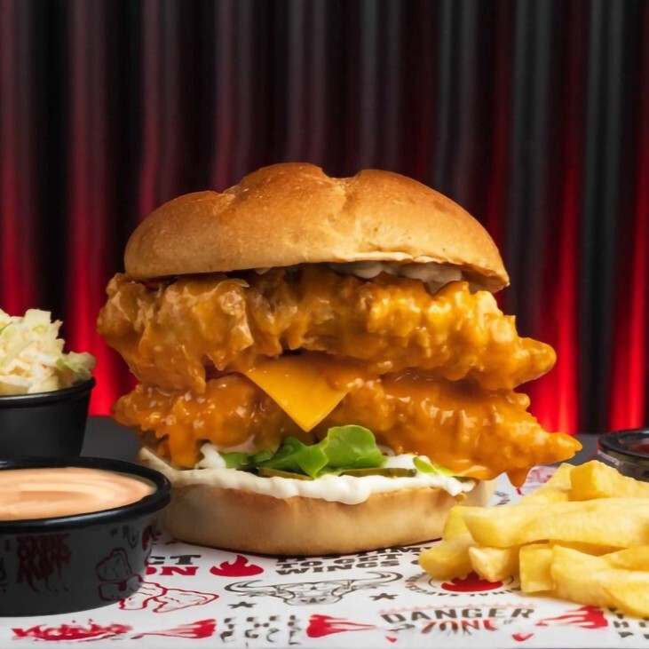 Büfalo Acı Soslu Çıtır Tavuk Burger