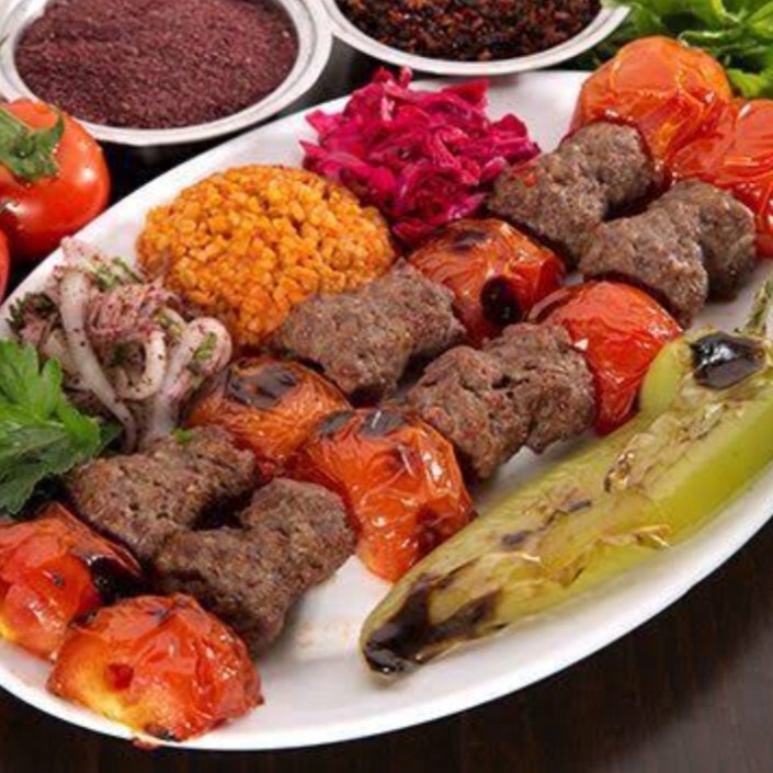 Özel Domatesli Kebap Satır Et Kıyım Domates Kebabı Tavsiye Ürün Luxury Kebapçı Pir Hasan