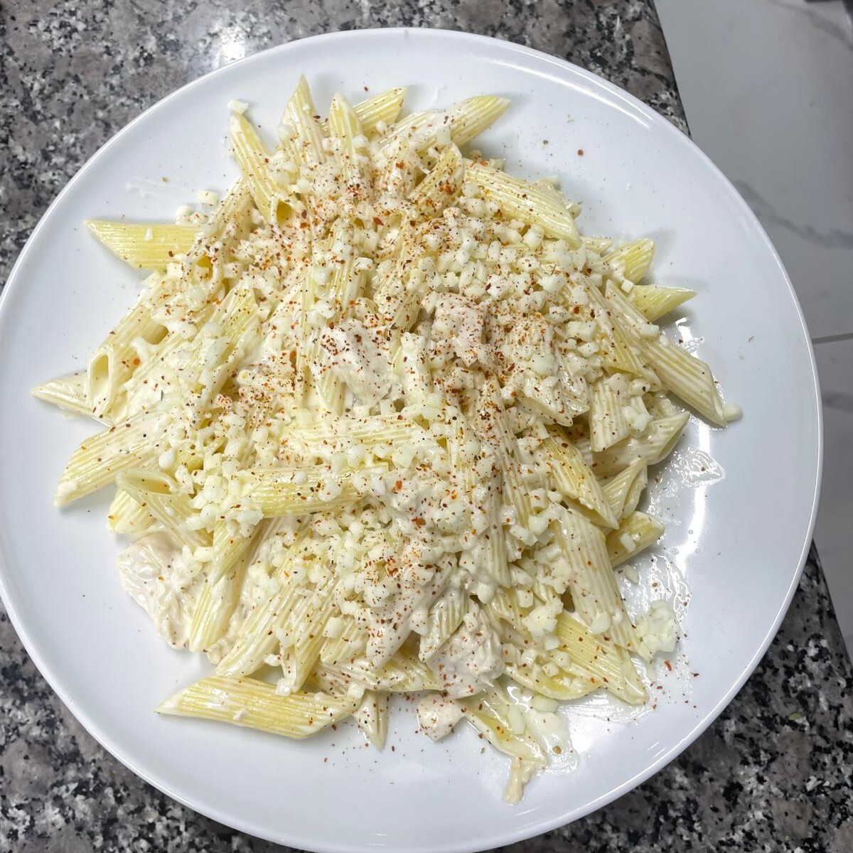 Kremalı Tavuklu Mantarlı Makarna