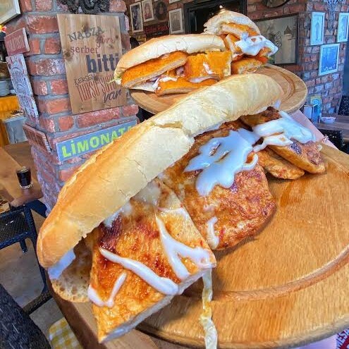Çıtır Reels Menü (Yarım Şinitzel Tost +yarım kaşarlı tost Sos & Turşu)