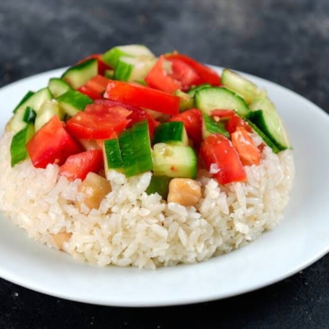 (1 ).PORSİYON SALATALI NOHUTLU PİLAV
