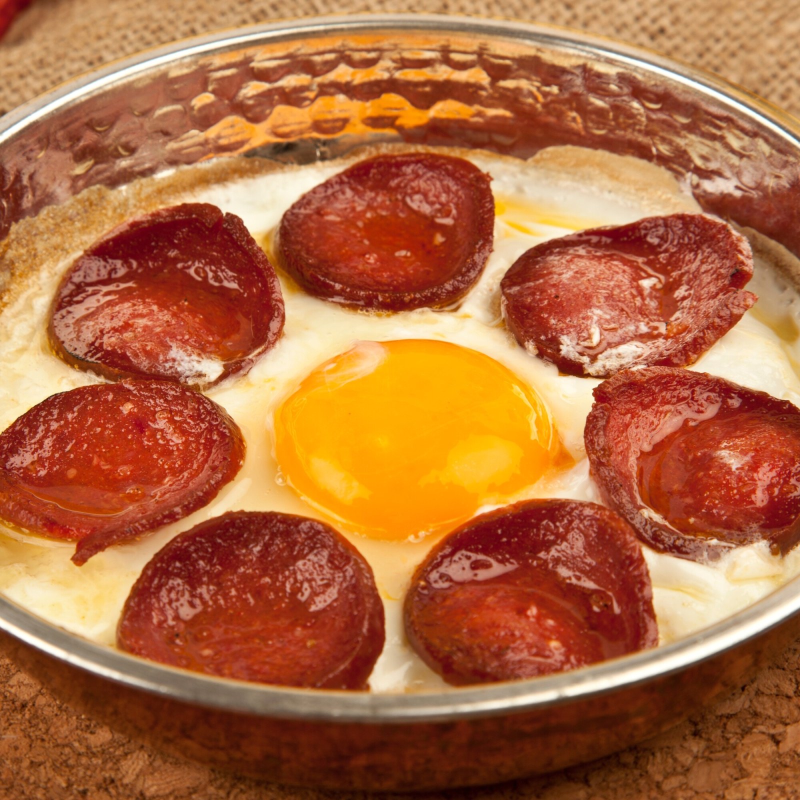 Sucuklu Yumurta