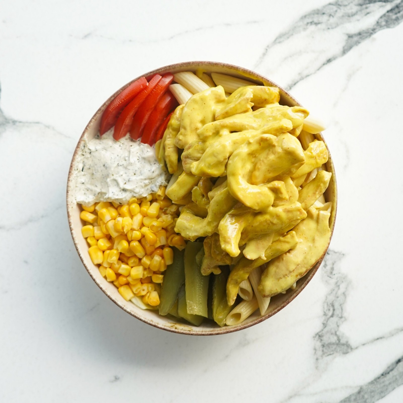 Köri Soslu Tavuk Makarna Bowl