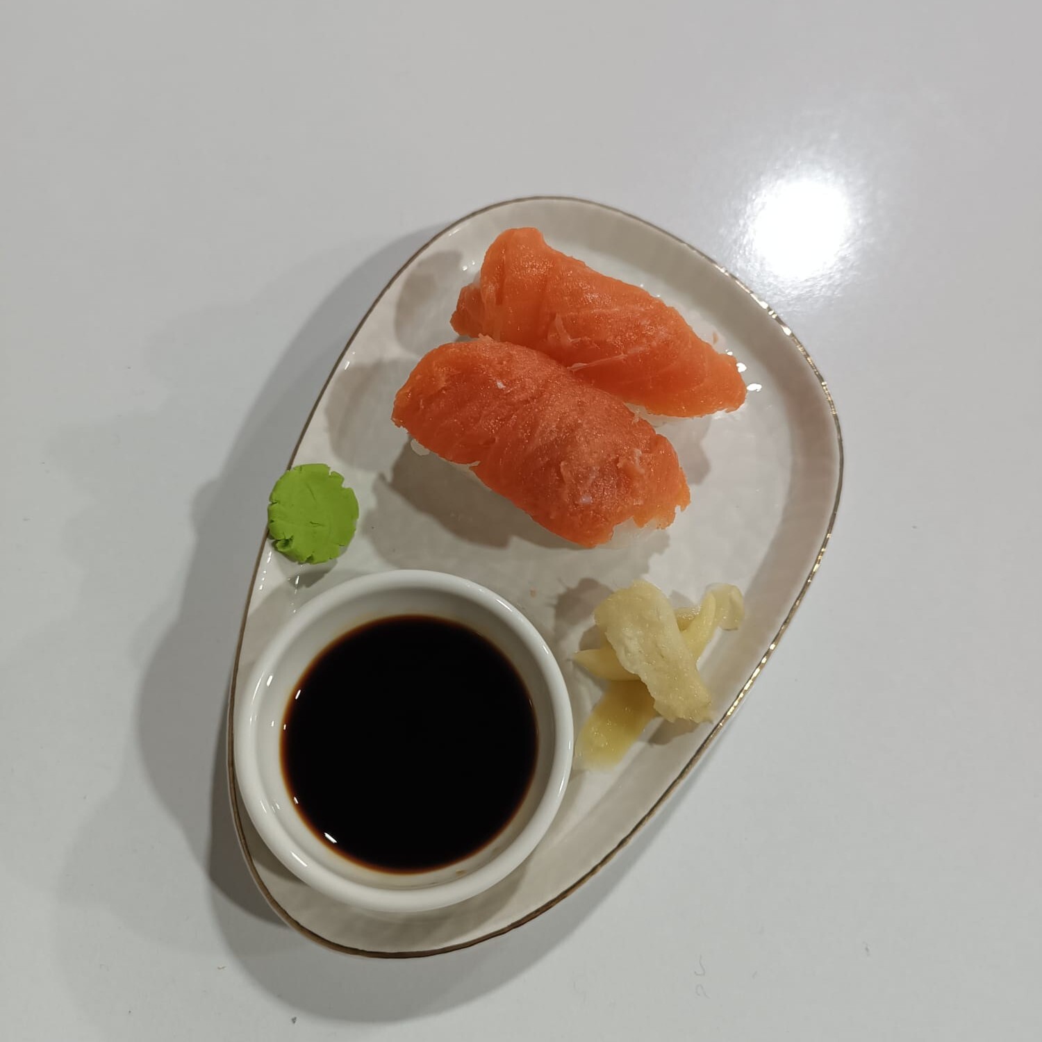Salmon Nigiri (2 Pcs.)