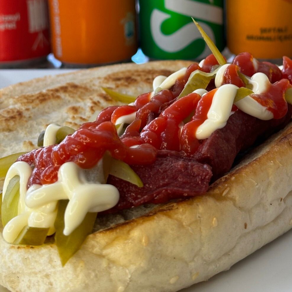 Sosisli Kaşar Eritme Sandviç