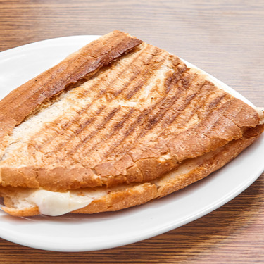 Yarım Ekmek Kaşarlı Tost