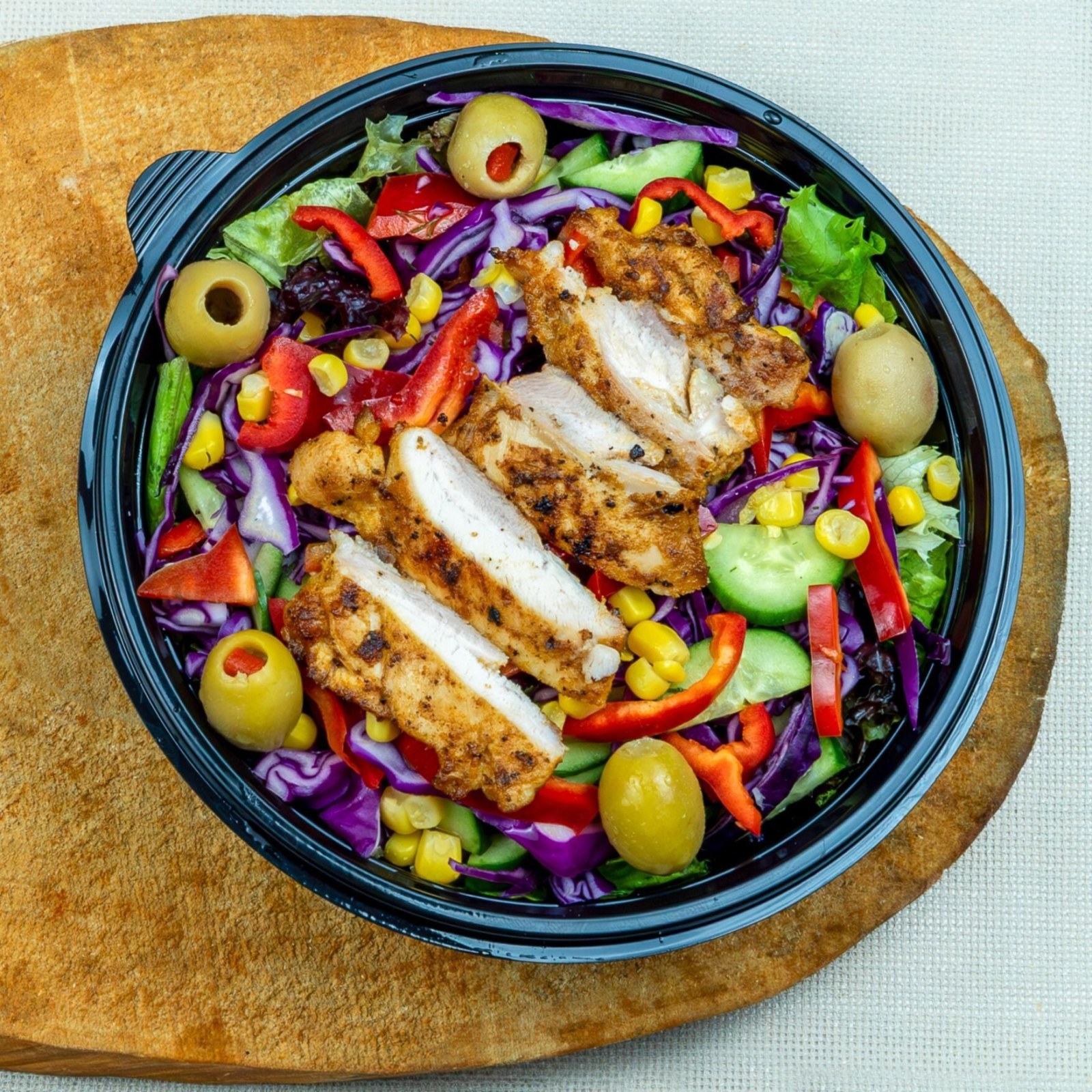 Mevsim Salata Üstü Izgara Tavuk