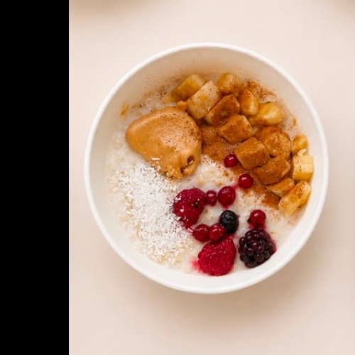 Muzlu Orman Meyveli Yulaf Bowl 28 gr Protein Pt. Ezgi Nur Altaş Önerisi