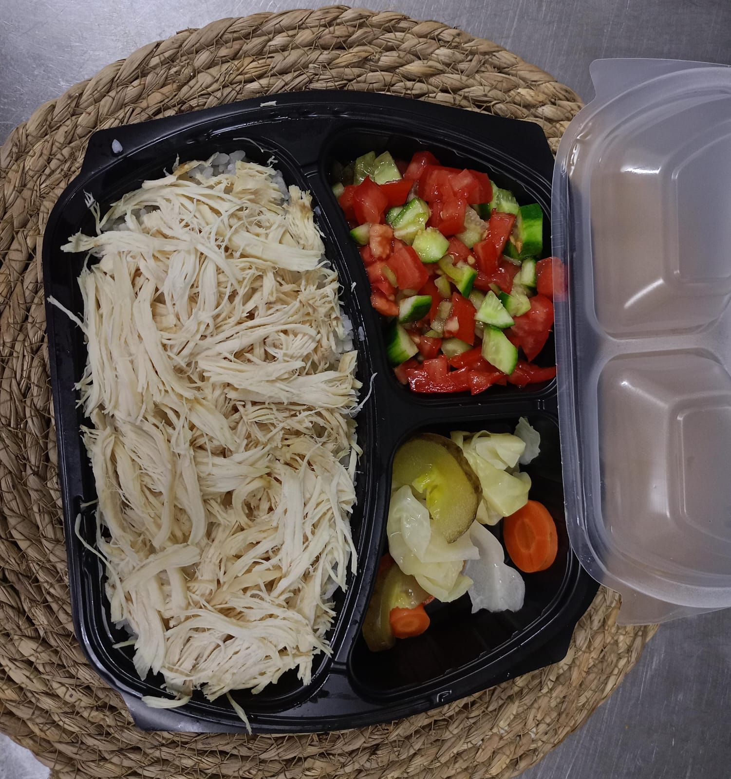Tavuklu Salatalı Pilav