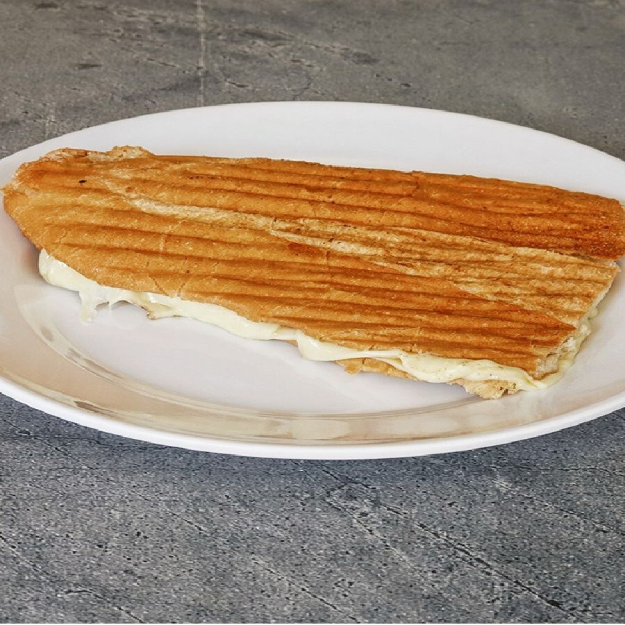 Yarım Ekmek Arası Beyaz Peynirli Tost