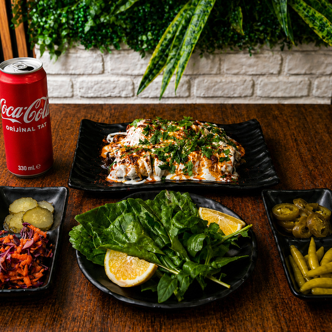 Yoğurtlu Tavuk Tantuni (90 gr) +Coca Cola Menü (330 ml)