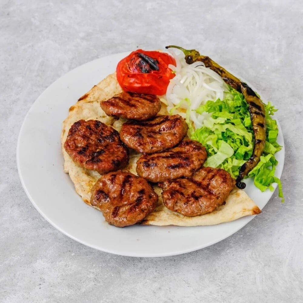 Izgara Köfte (1 kg.) Menü