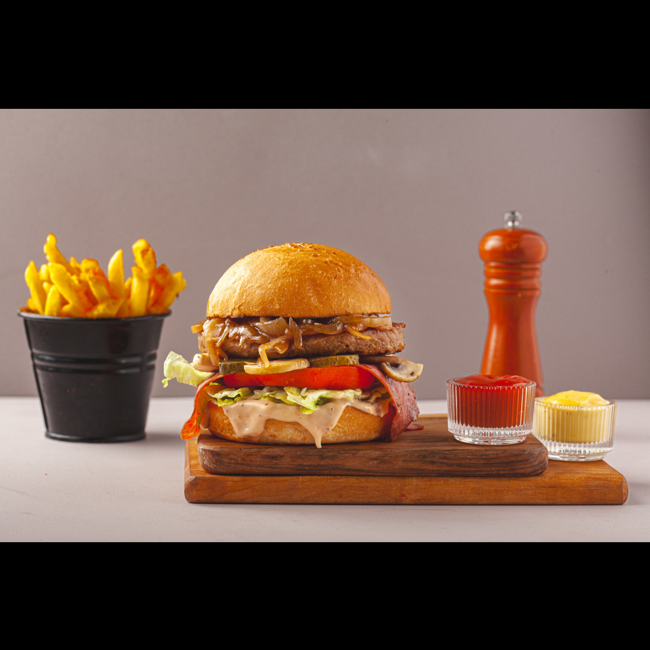 Spanish Rose Beef Burger