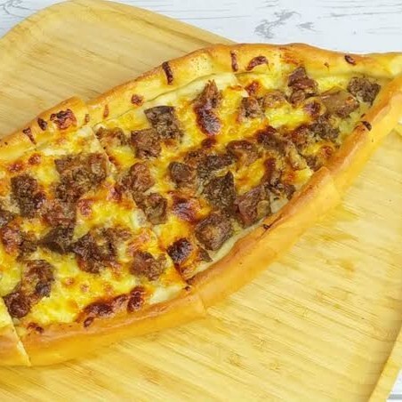 Kavurmalı Kaşarlı Pide