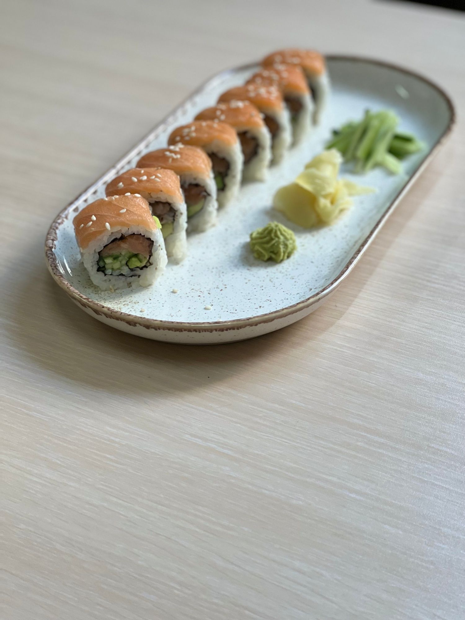 Double Sake Roll (8 Pcs.)