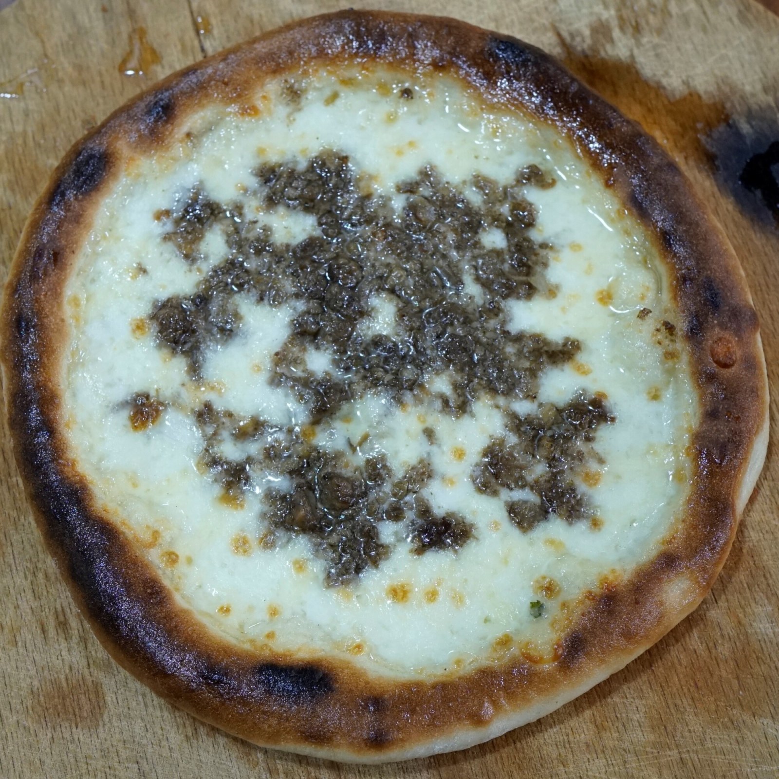 Kavurmalı Kaşarlı Pide
