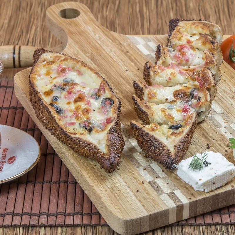 Sebzeli Kaşarlı Simit