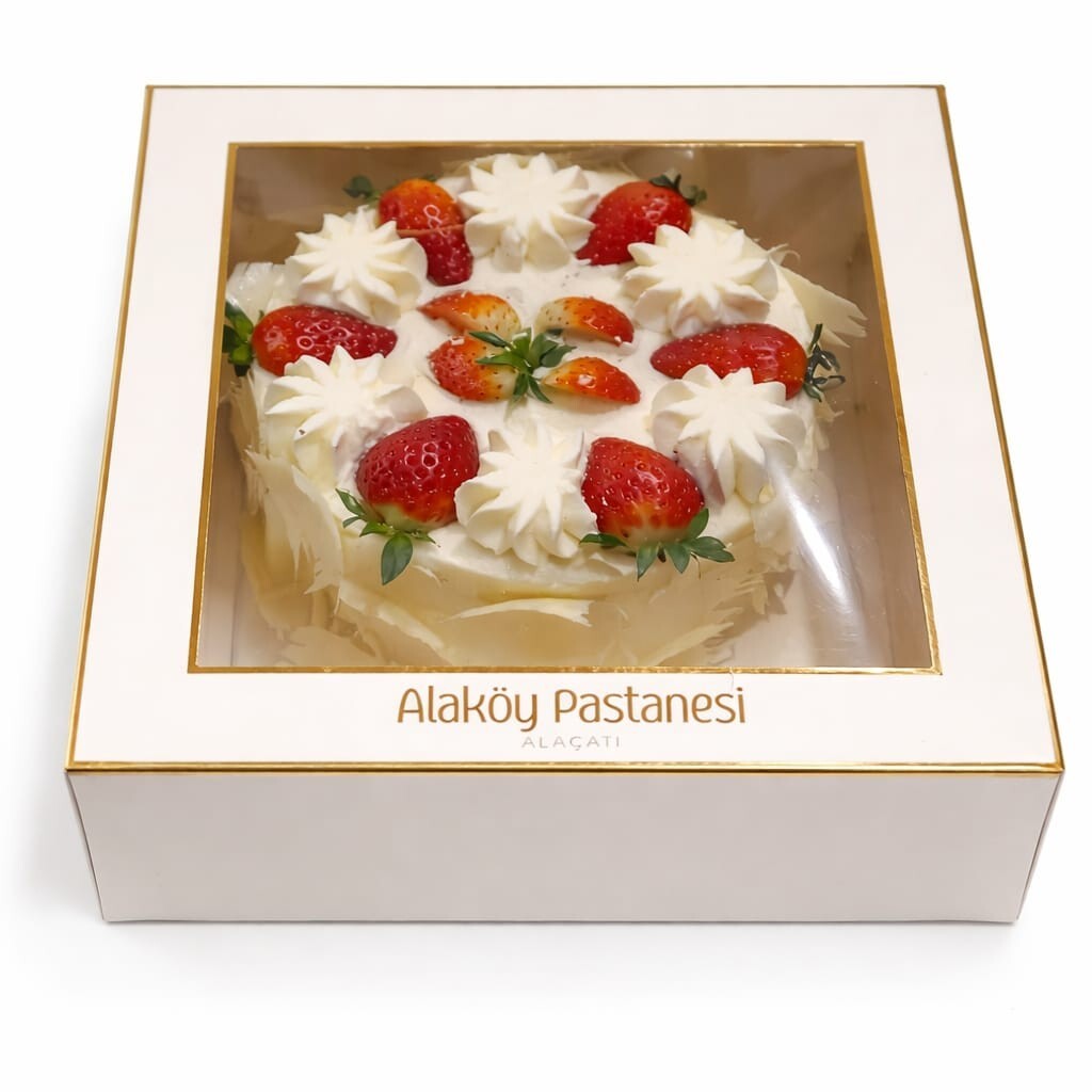 Çilekli Yaş Pasta (4 Kişilik)