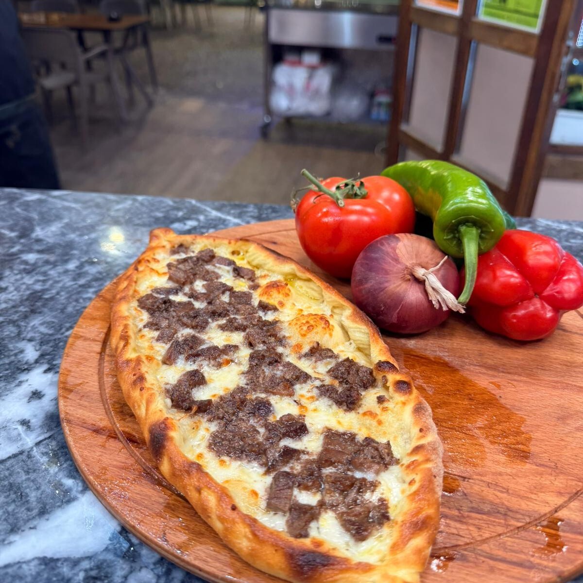 Kavurmalı Pide +coca cola