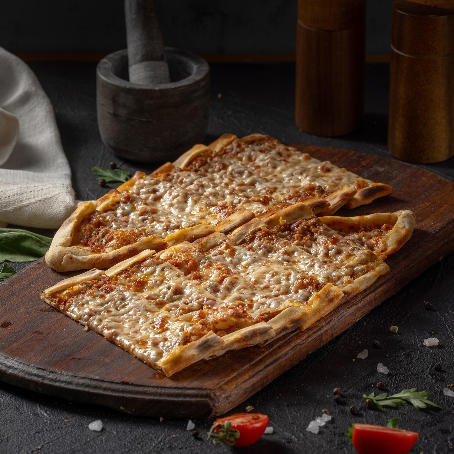 Kıymalı Kaşarlı Pide