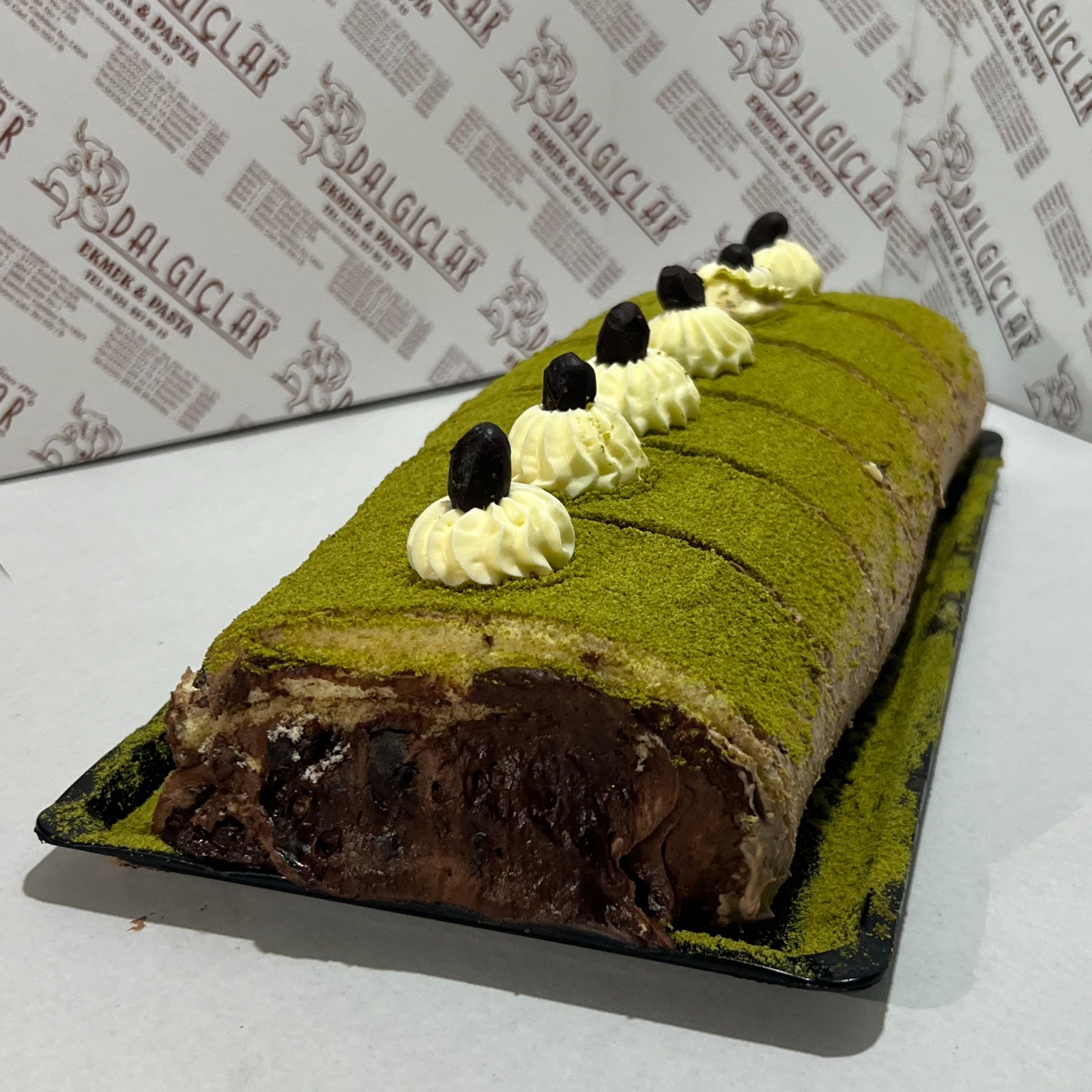 Antep Fıstıklı Pavlova