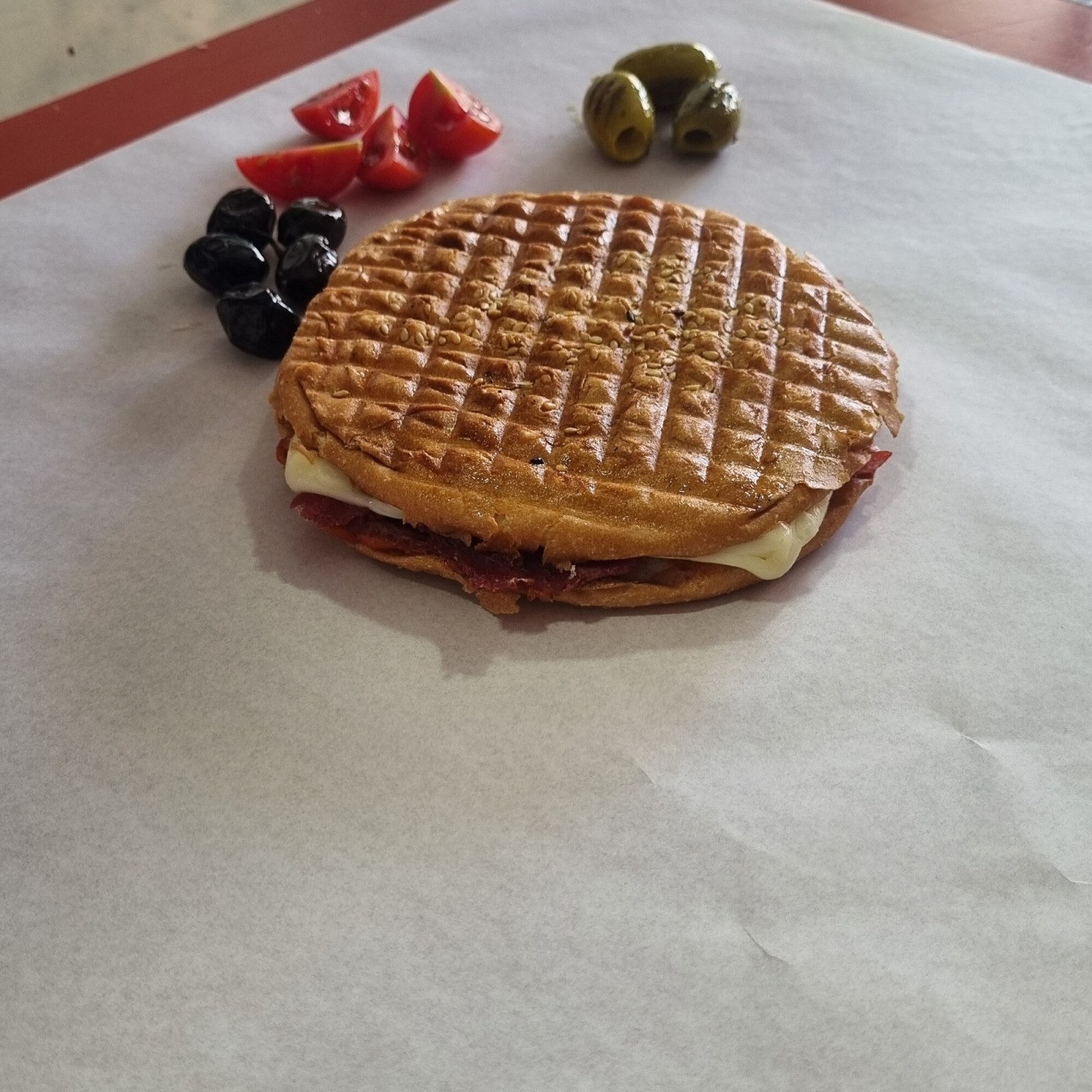 Kavurmalı Kaşarlı Tost