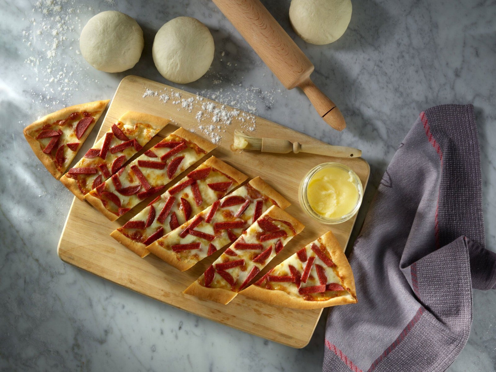 Sucuklu Pide
