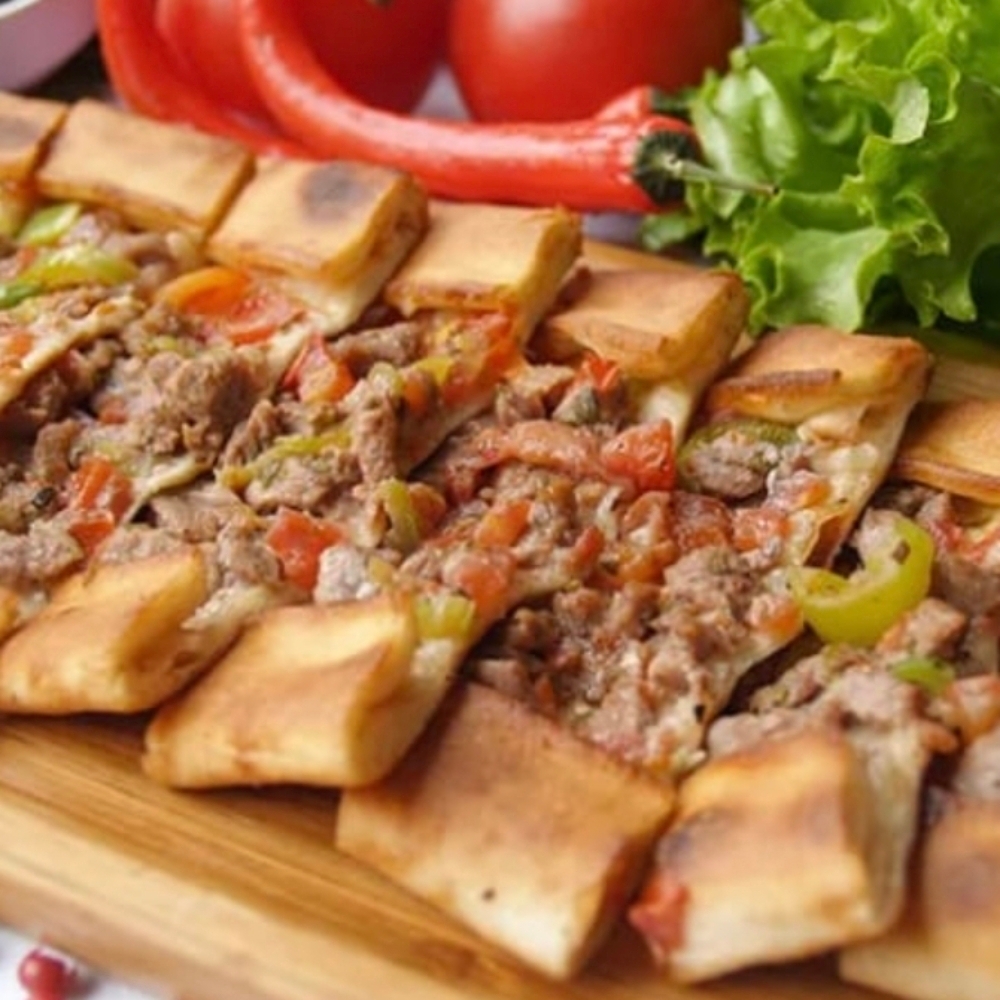Kuşbaşılı Kaşarlı Pide (1 Porsiyon)