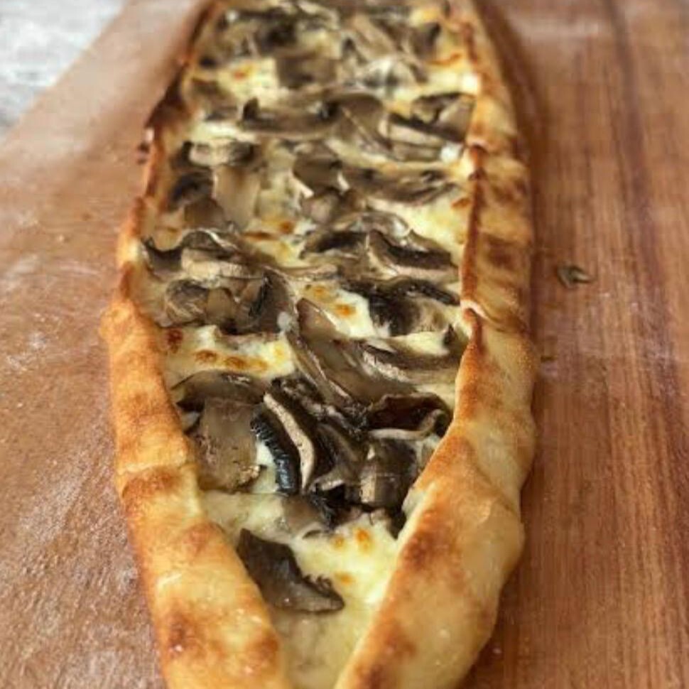 Kaşar Mantarlı Pide