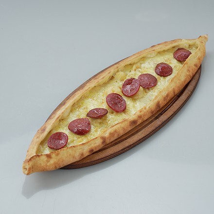 Sucuklu Kaşarlı Pide