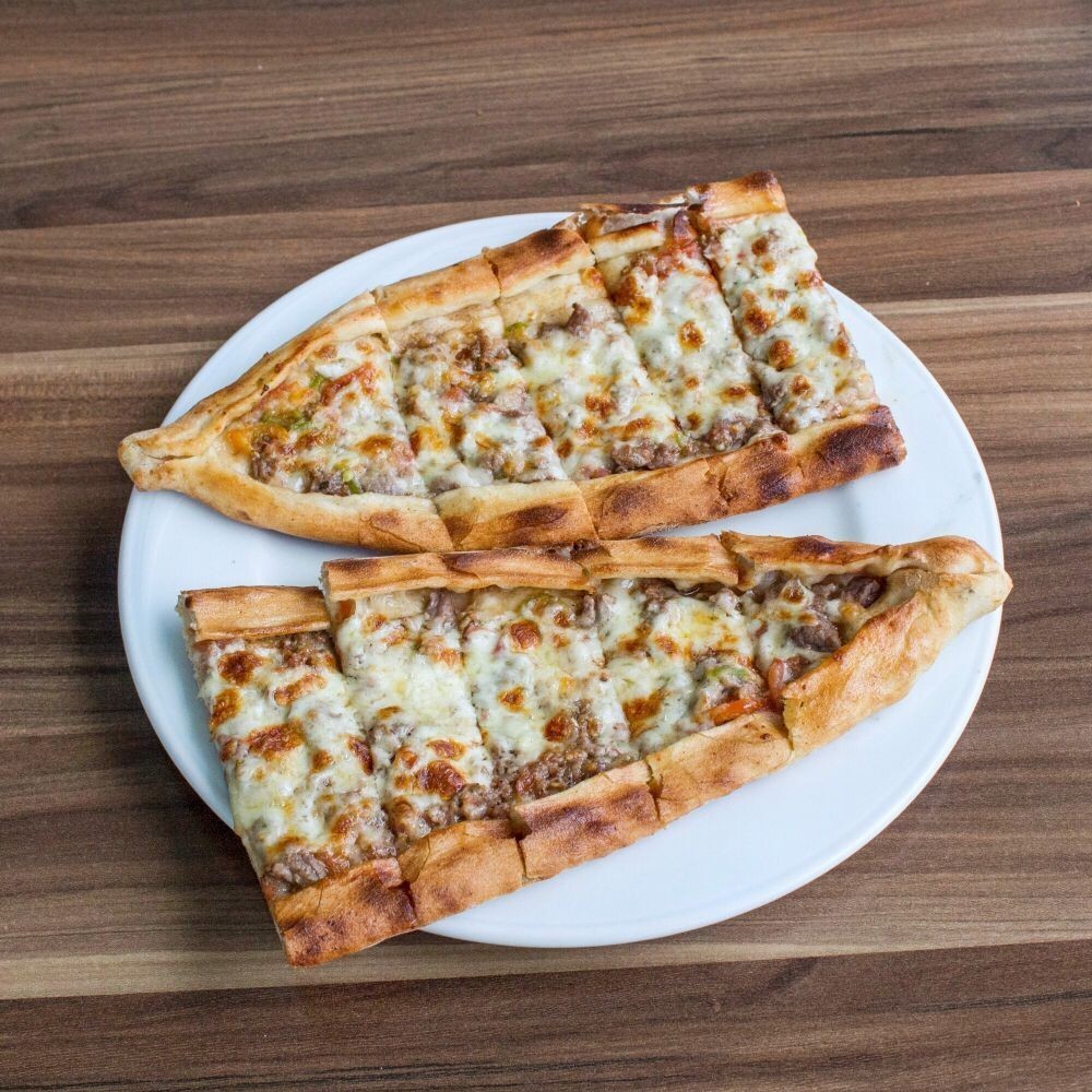 Kavurmalı Yumurtalı Pide