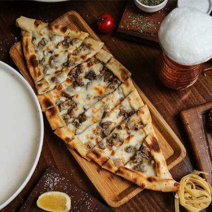 Kaşarlı Kavurmalı Pide