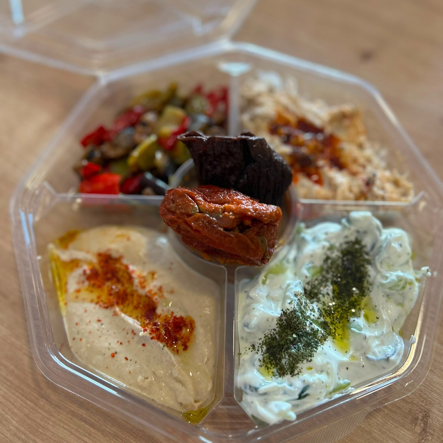 Akşam Sofrasına Meze Tabağı